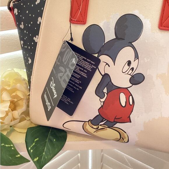 DISNEY LOUNGEFLY MICKEY MOUSE NEW SACTEL WITH STRAPE - Picture 2 of 9